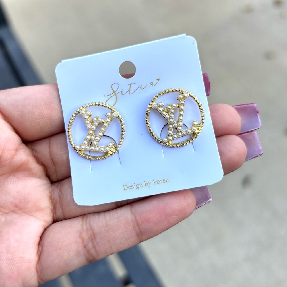 Gold Circle Earrings